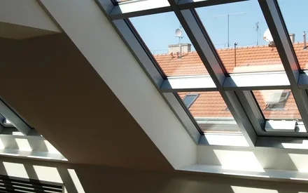 Půdní bytová vestavba Na Bělidle 11, Praha